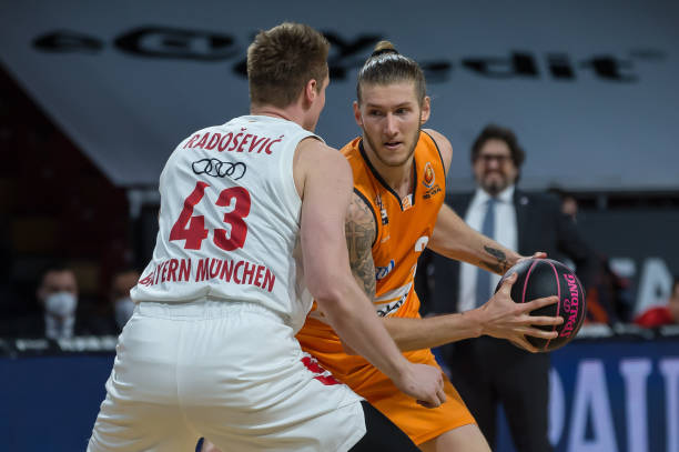 刻为球队贡 刻为球队贡