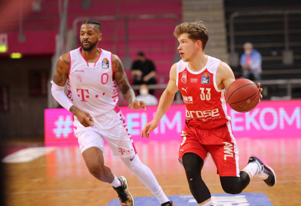 21个篮板 21个篮板